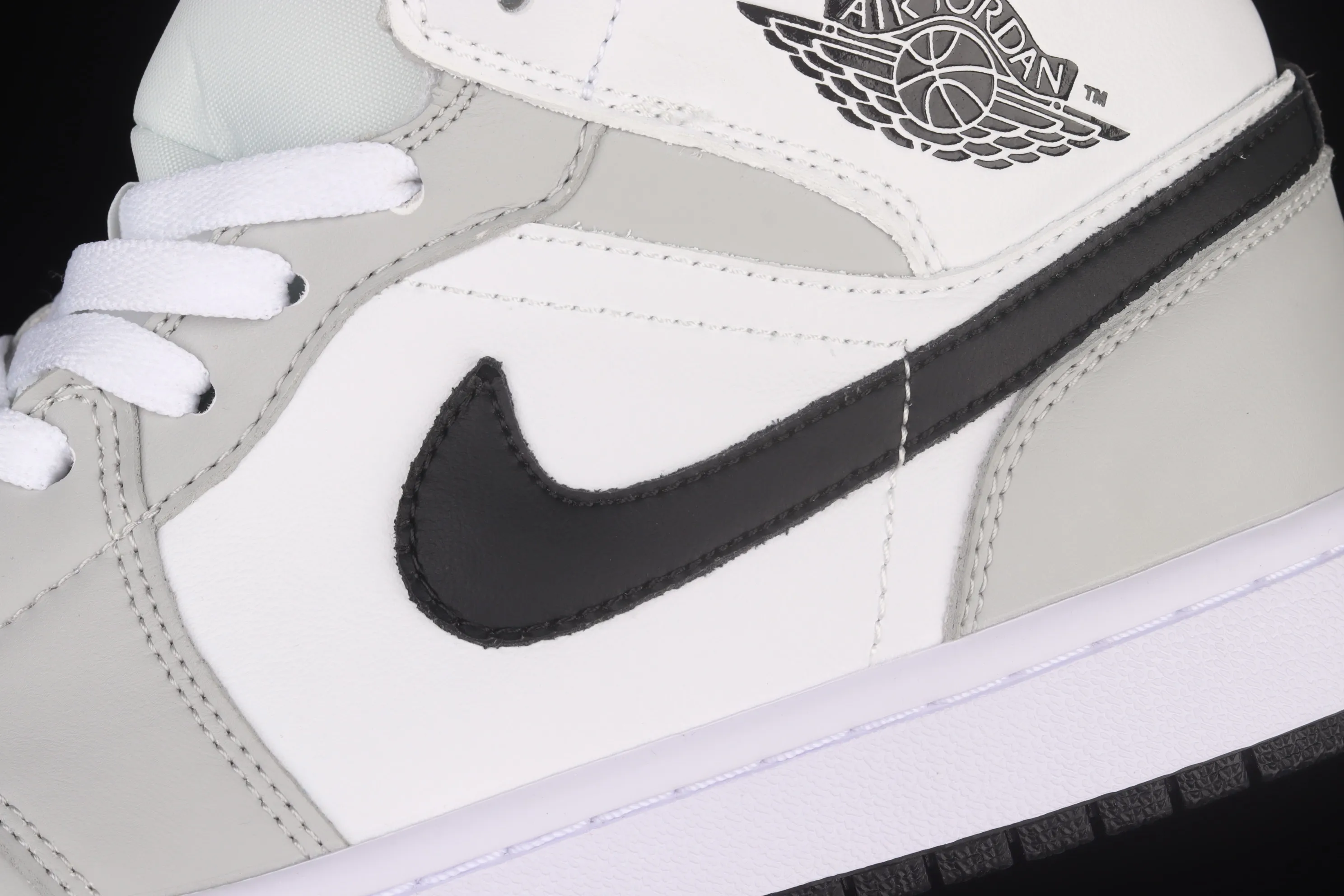 All Categories Air Jordan Jordan Series Basketball Shoes Air Jordan 1 Mid Differentiated Versions Air Jordan 1 Mid AJ1 Joe 1 New Ash Mid-top Cultural Basketball Shoes BQ6472-015